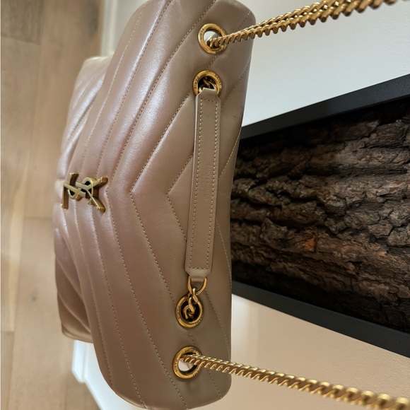 SAINT LAURENT 
Calfskin Quilted Monogram Medium Loulou Chain Satchel - Picture 5 of 10